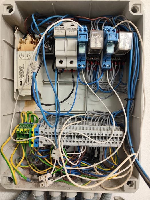 Eletricista reparações/montagens