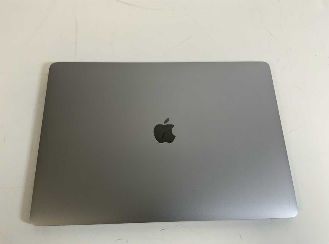 Macbook Pro 15" I7 16 RAM 500 SSD Touchbar