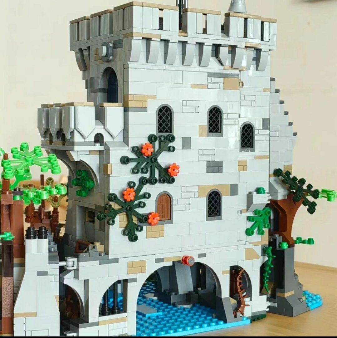 Klocki Średniowieczny zamek w lesie kompatybilny z LEGO 910001