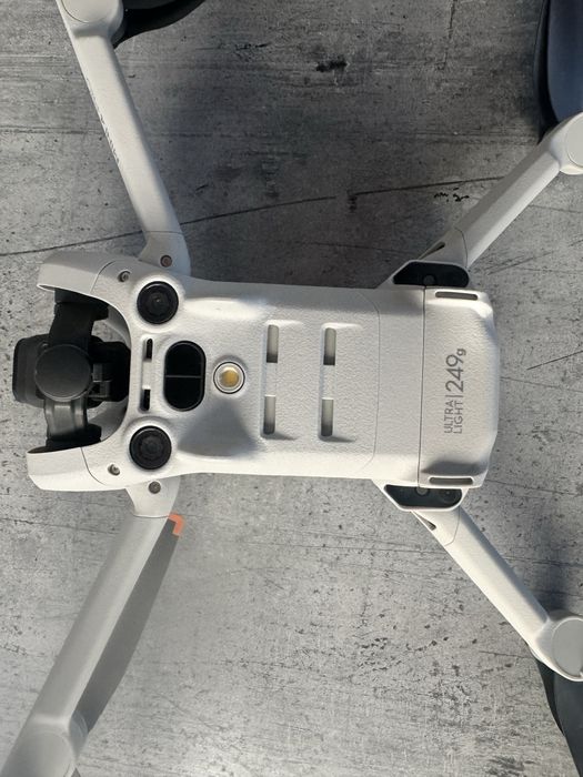 Dron Dji Mini 4 Pro + dwa oryginalne akumulatory z hubem , futerał