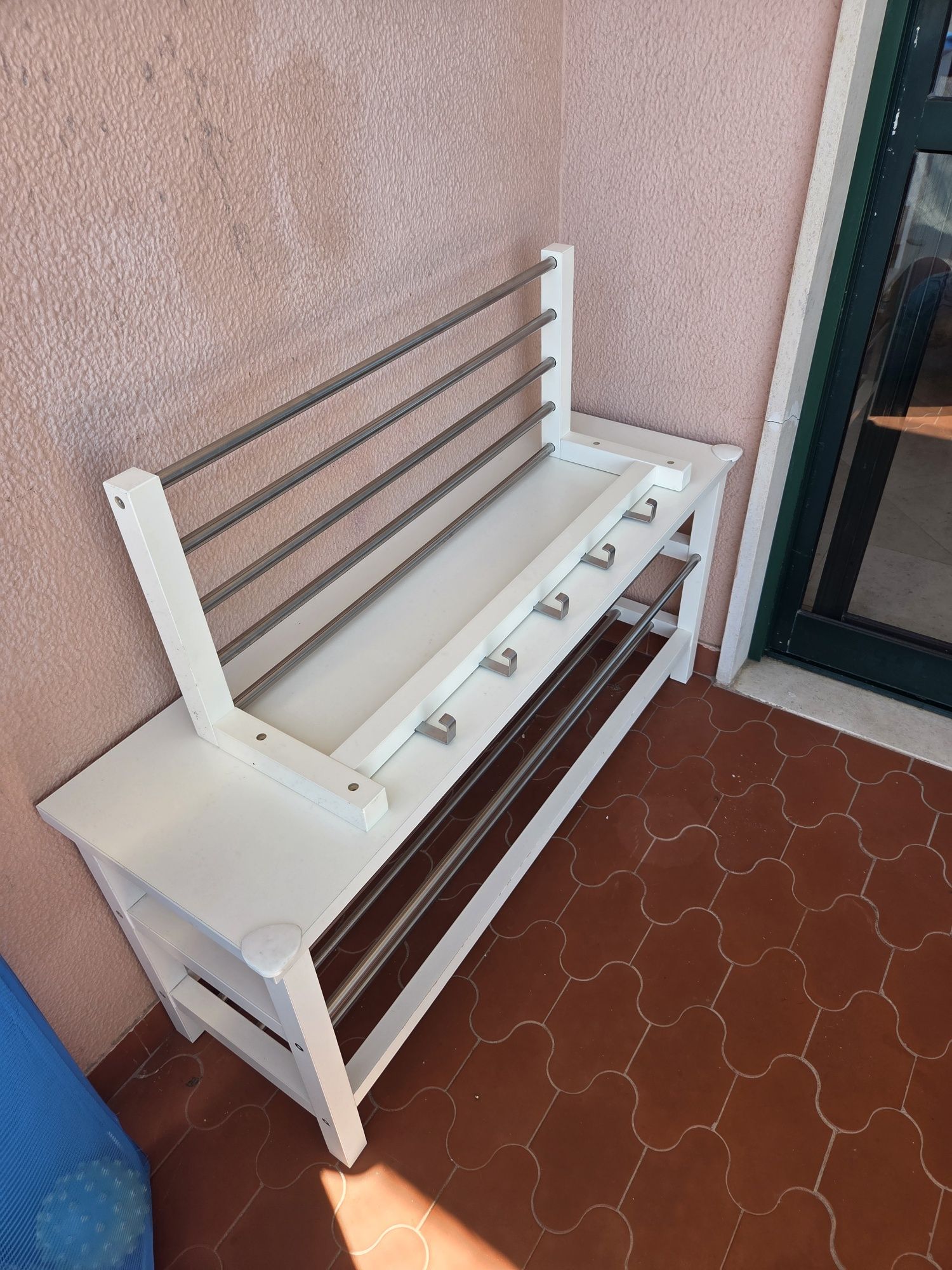 Banco sapateira e cabide branco ikea