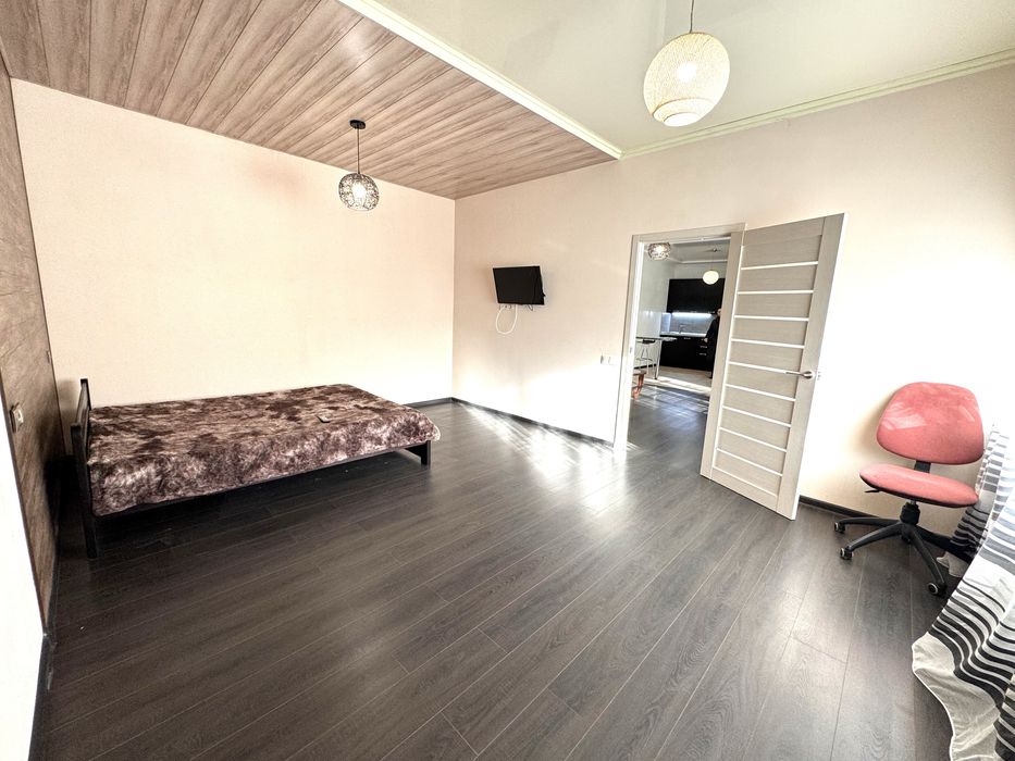 Уникальное предлодение. Центр!Квартира на земле.