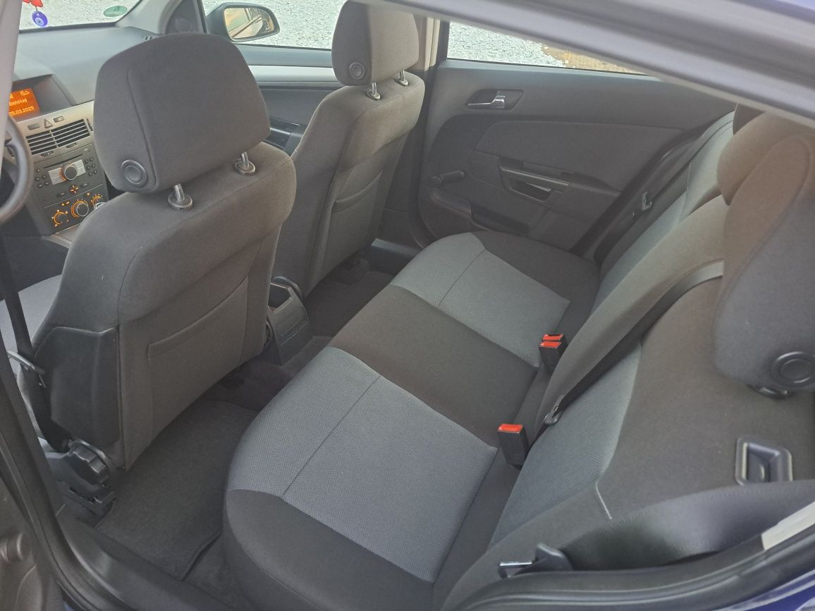 Opel Astra 1,6 benzyna fajne auto