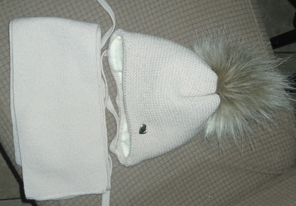 Czapeczka z szalikiem