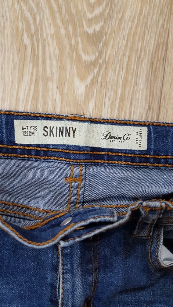 Продам джинсы Denim Co skinny 6-7 лет