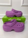 Стильні сабо Крокс на платформі Stomp Clog Crocs жіночі 4 кольори