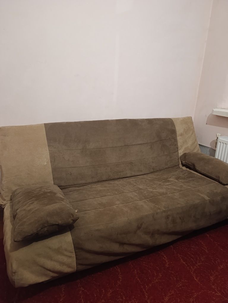 Продам диван в гарному стані
