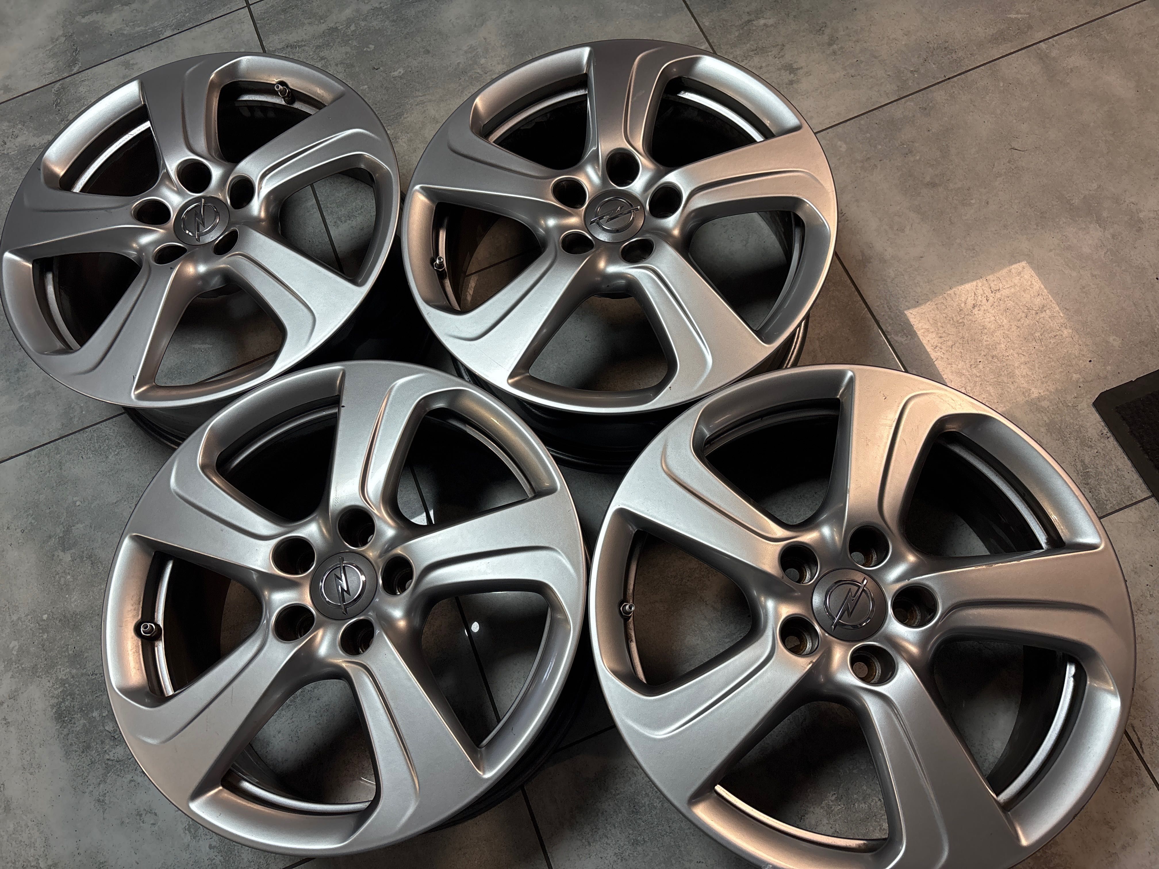 Felgi aluminiowe 17 cali Opel 5x110 Astra Vectra Zafira oryginalne GM