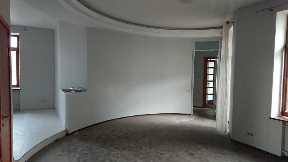 Продаж 2-к квартири 138,8 м2 Київ, вул.В. Васильківська 18  280000$