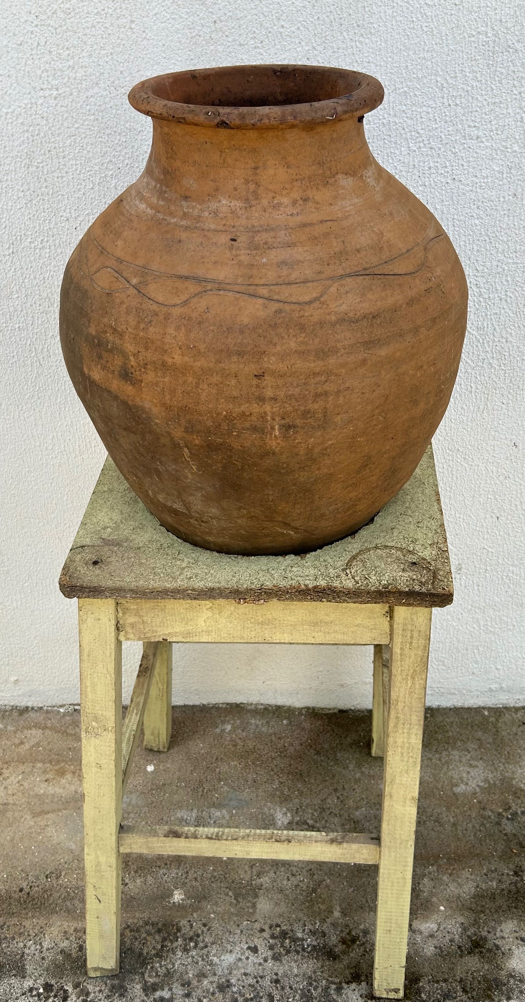 Talha de barro antiga / pote
