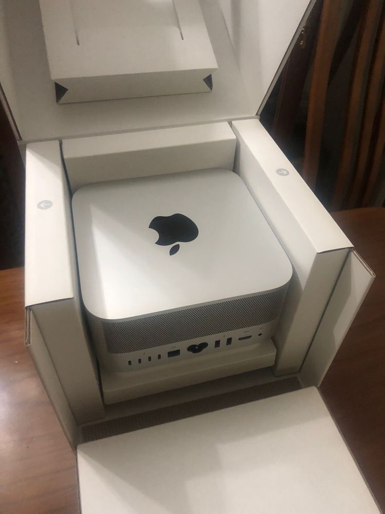 Mac Studio M1 max