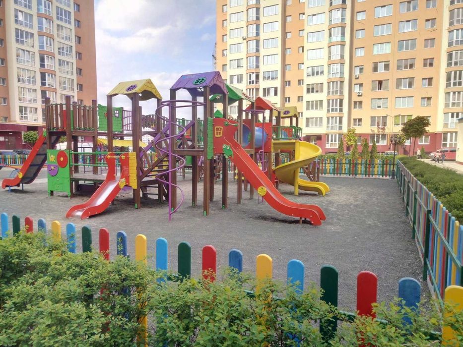 Цена с оформлением! 37 КВ.м. Новый ремонт. Без комисси.