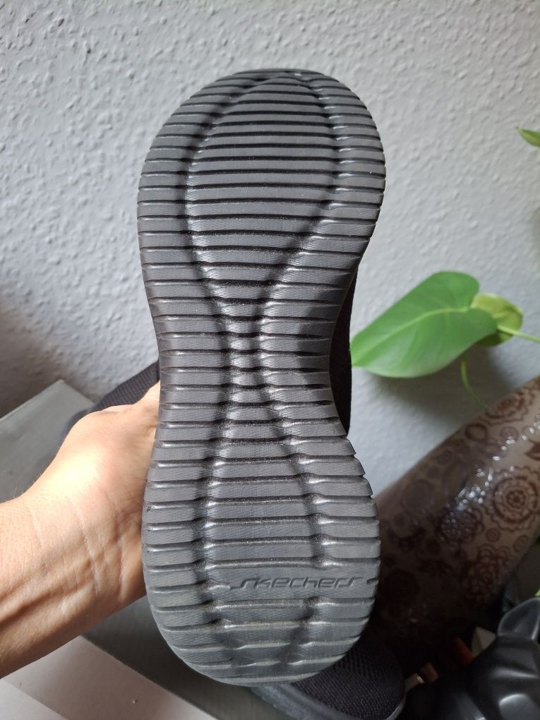 Skechers wsuwane sneakersy damskie 38