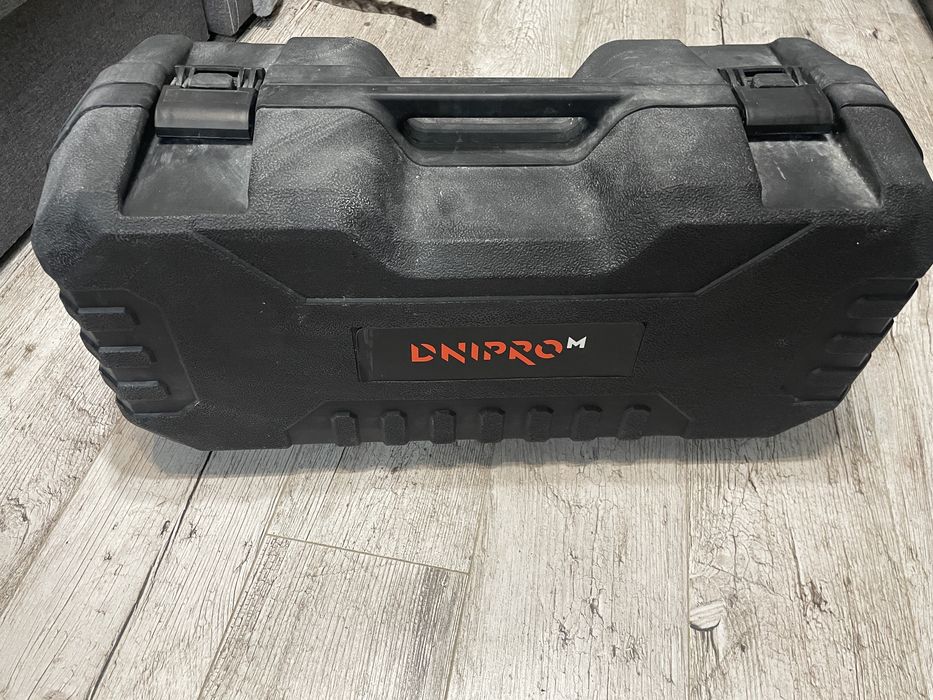 Шліфмашина для стін Dnipro-M WS-225S