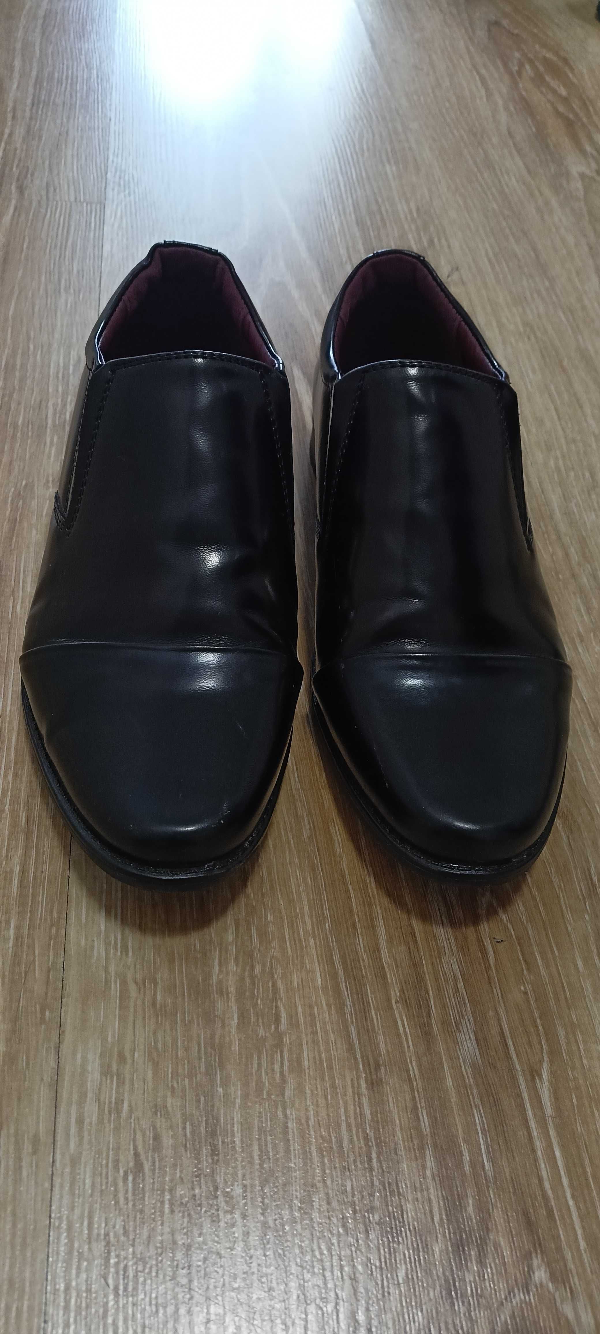 Buty chłopięce czarne eleganckie, komunia, rozmiar 35
