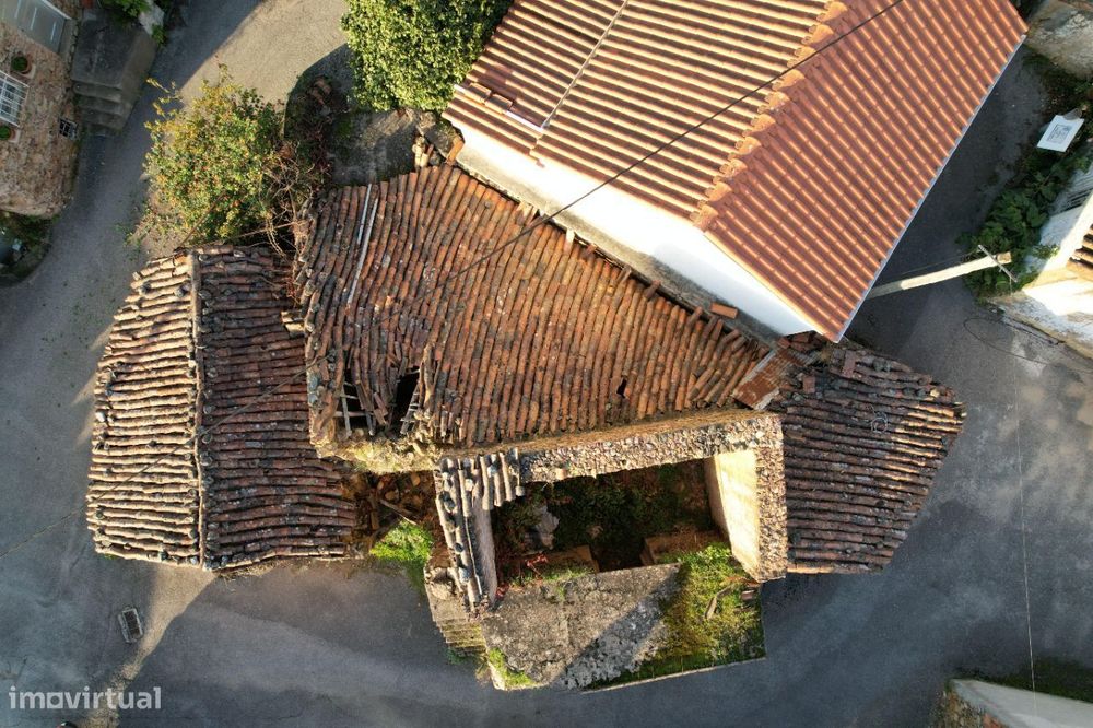 Ruínas c/ possibilidade de construção 270m2, perto do rio, Vila de Rei