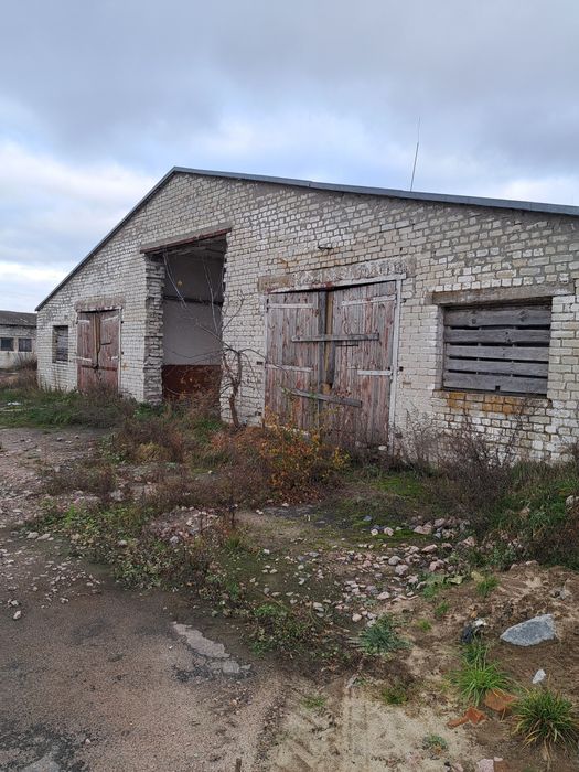 Продам примищення  ферми 1850м2
