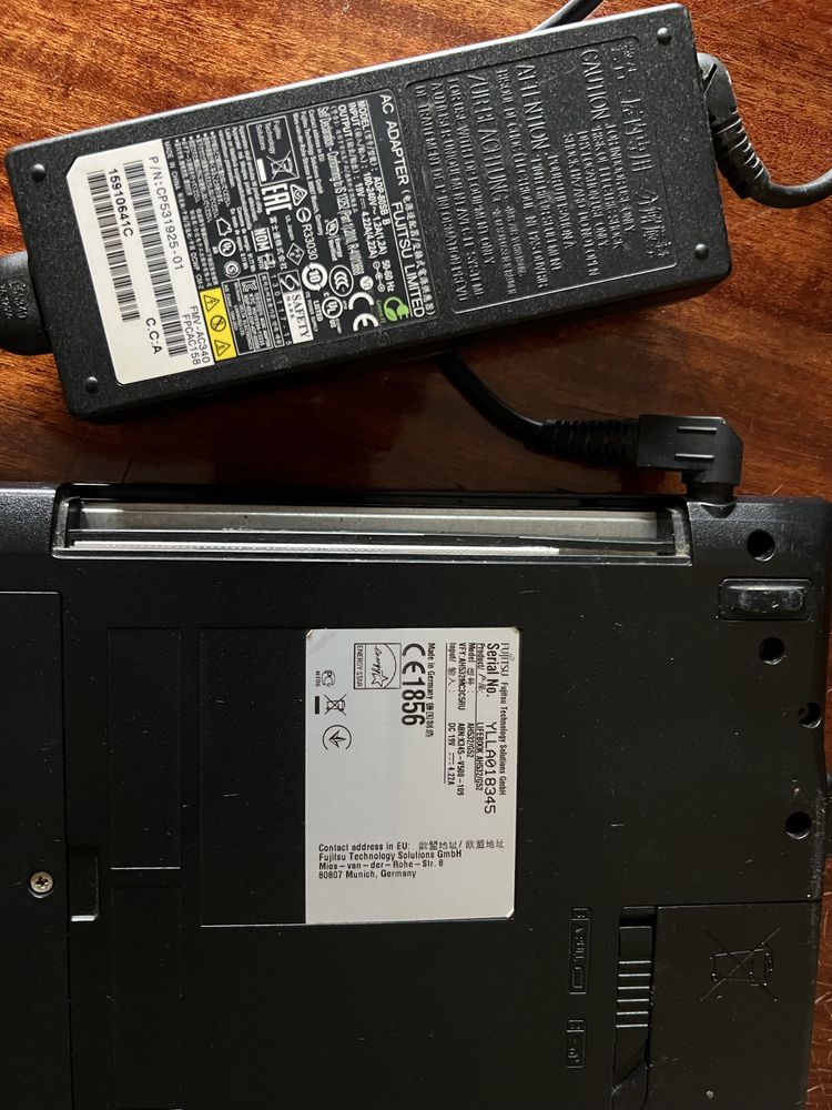 Ноутбук Fujitsu AH532/G52