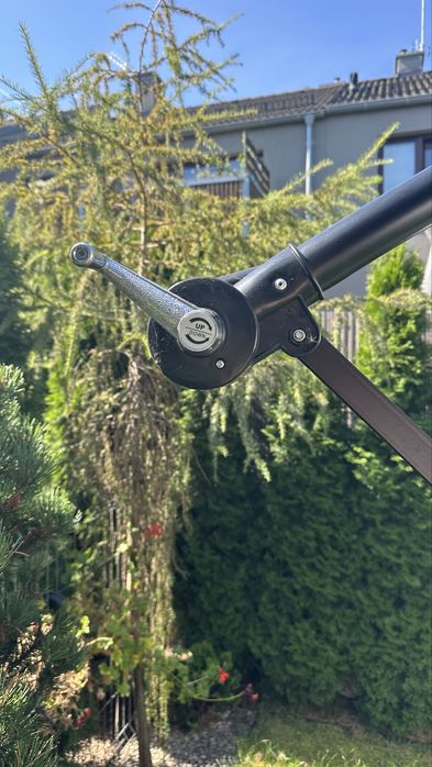 Parasol ogrodowy z podstawą marmurową