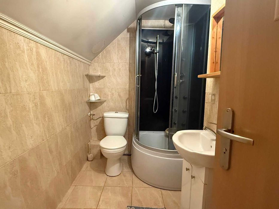 Syndyk sprzeda działkę, dom i zabudowania - wieś  Niedźwiedź