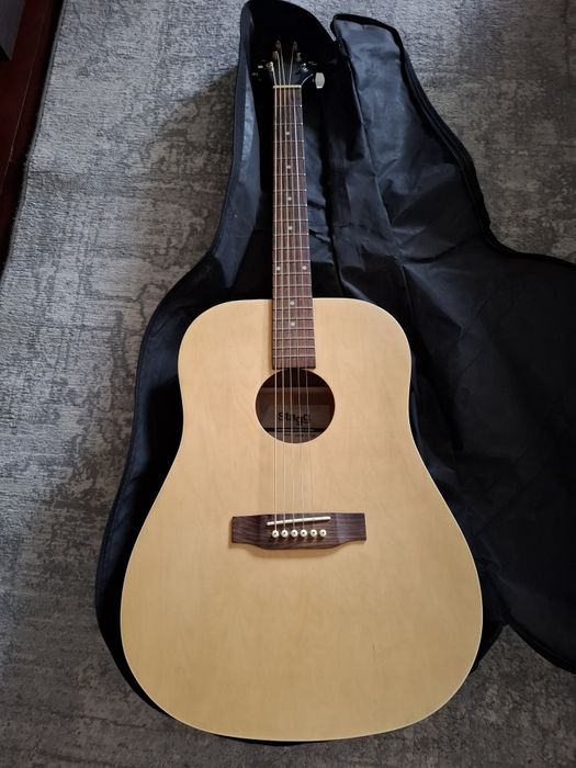 Venda de Violão semi novo