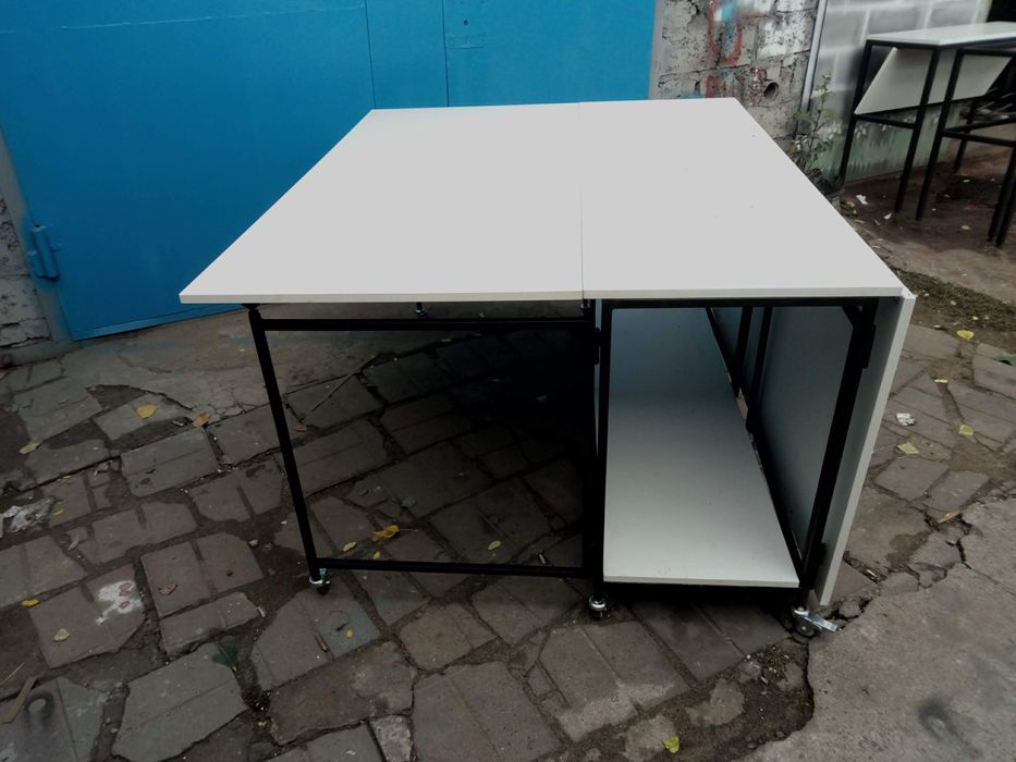 Розкрийний.   стіл...