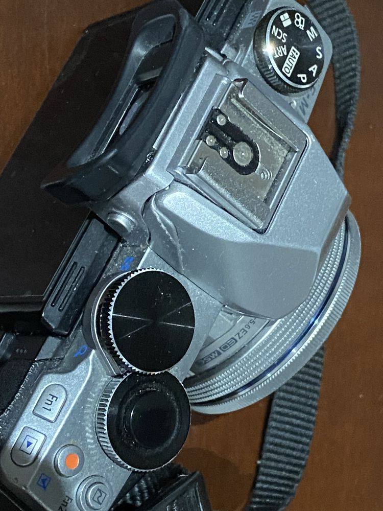 Olympus OM-D. Dygital E-M10. Obiektyw M.ZUKO