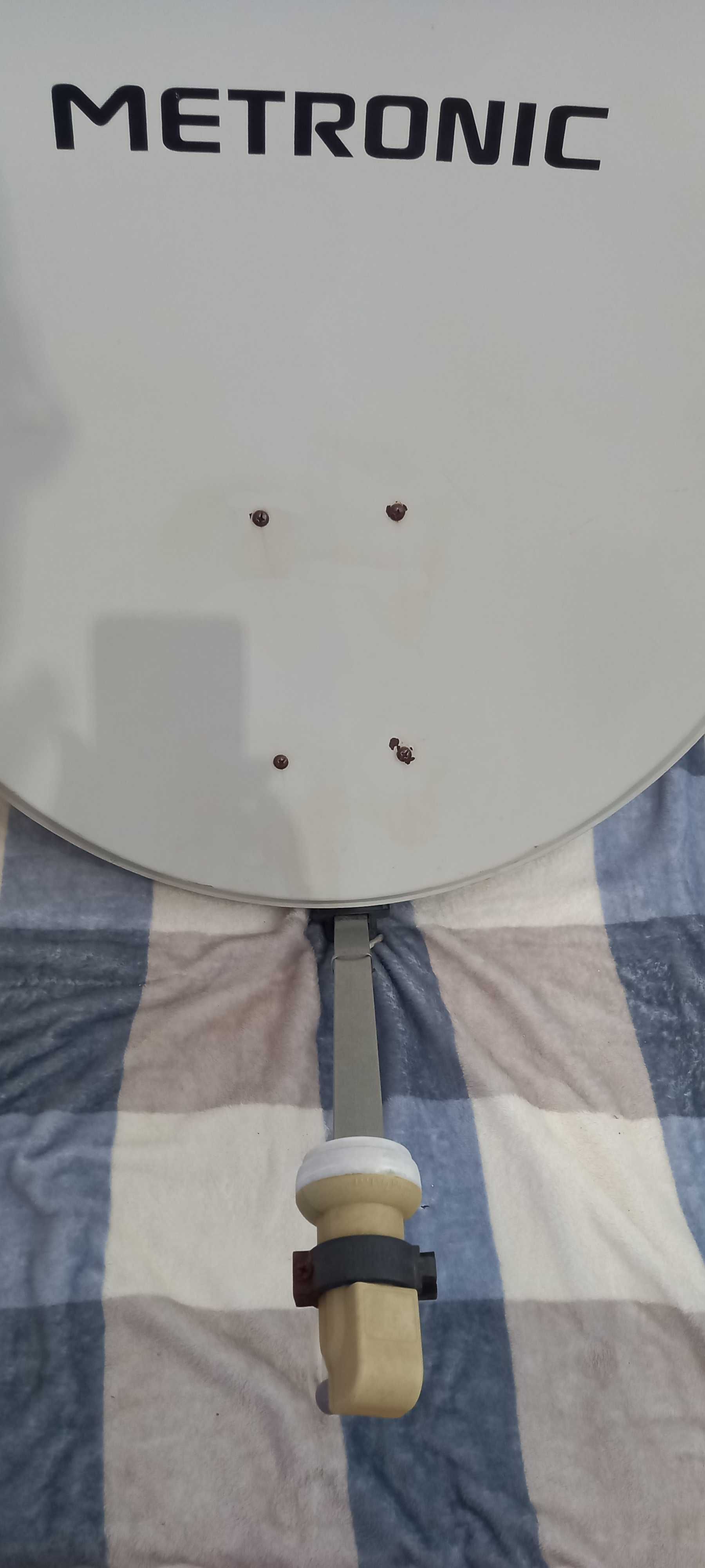 receptores de TV satélite novos comandos + 2 pratos parabólicas