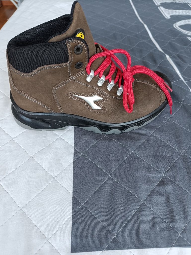 Nowe buty Diadora utility rozmiar 39.