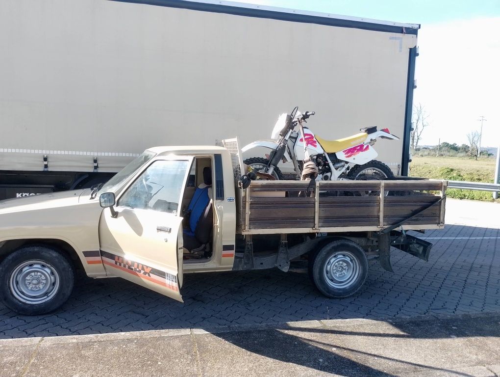 Vendo Dr 350  ou troco por mota de estrada