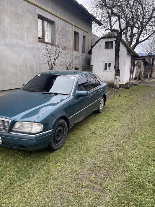 Продам авто в нормальному стані автомат