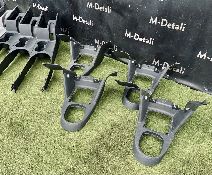 Центральна консоль під торпеди Тоуран центральная консоль Touran Caddy