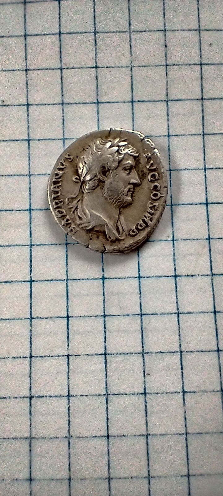 Динарій римського імператора Адріана