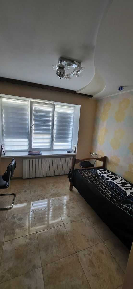 Продам 3-кім вартиру в  р-ні Градец   вул Івана Богуна  8/9 дома