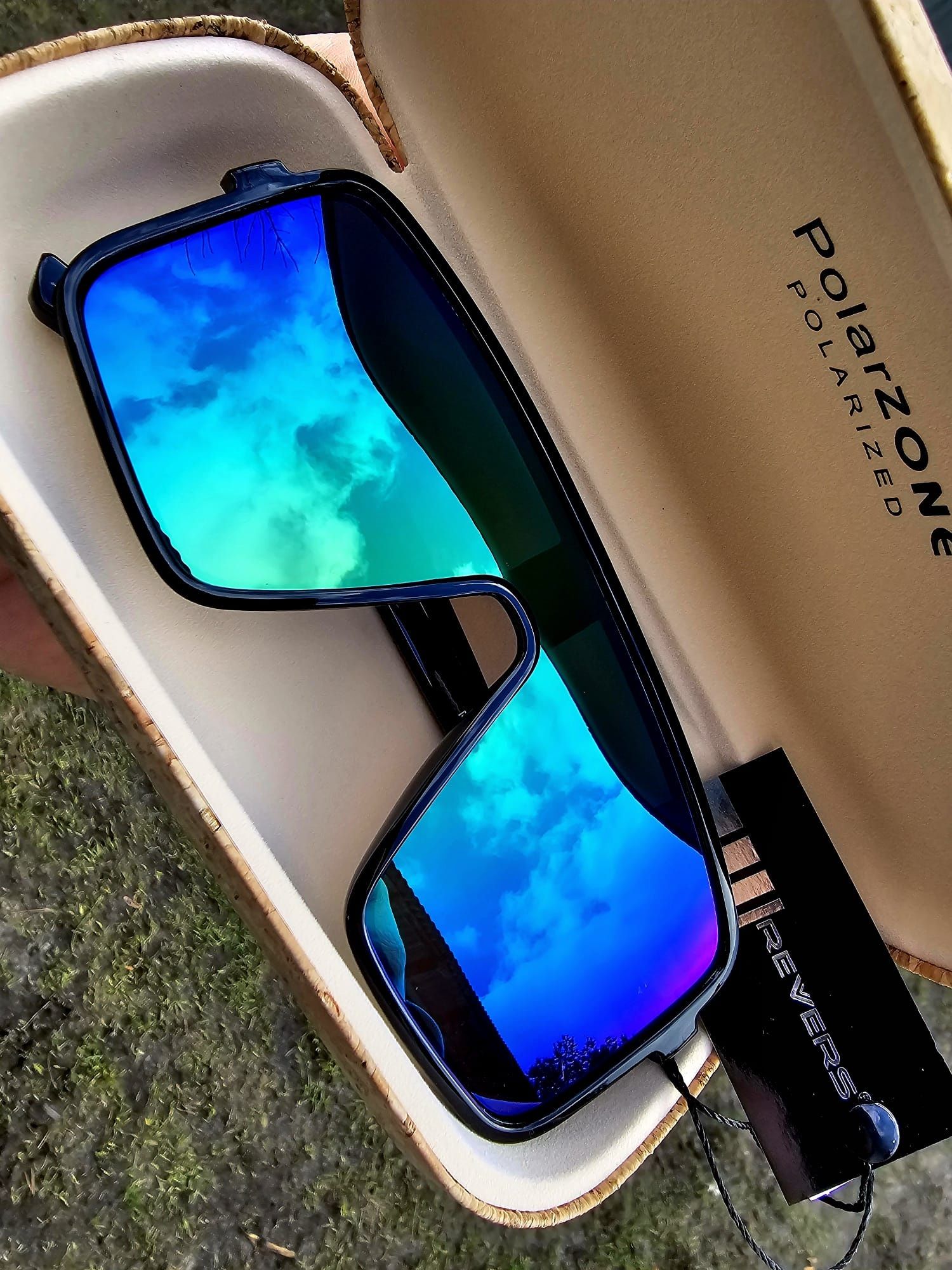 Nowe modne okulary przeciwsłoneczne marki Revers