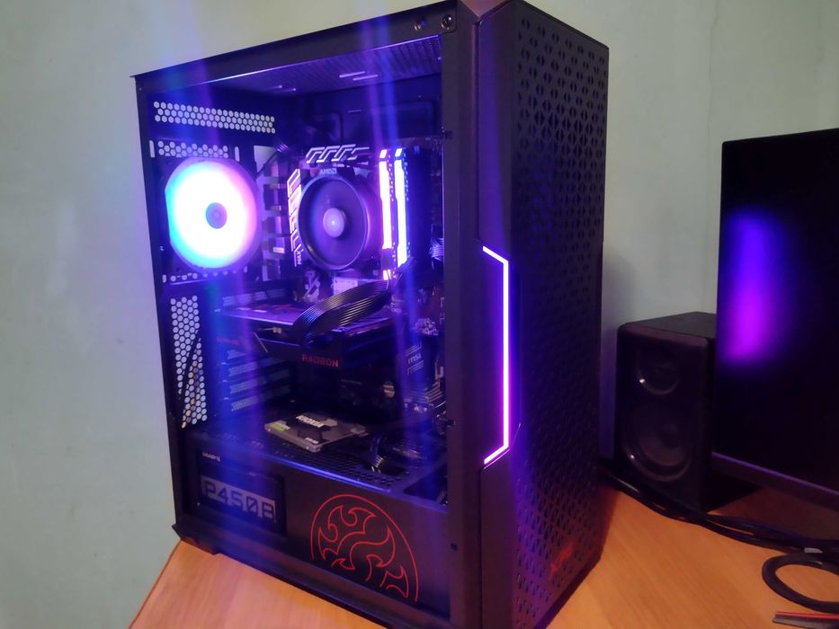 Komputer PC AMD Ryzen 5 16GB Sapphire Radeon RX 6600 8GB GIGABYTE 80+