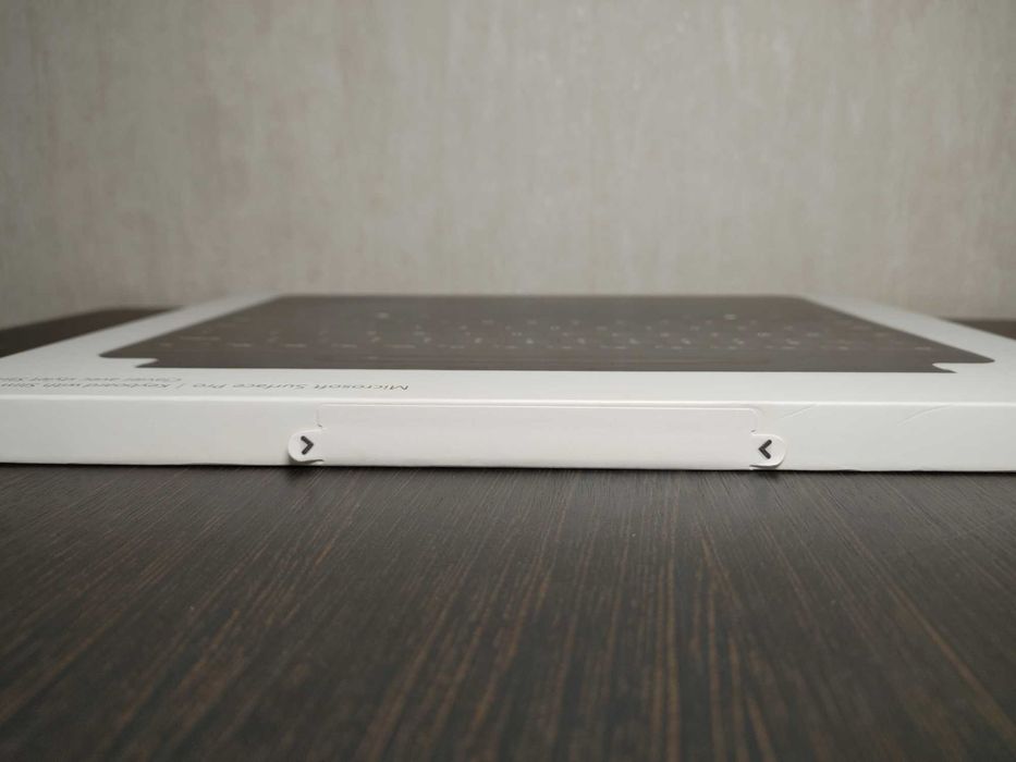 Нова клавіатура Microsoft Surface Type Cover Pro with slim pen Pro8-11