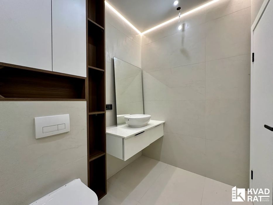 Стильний укомплектований будинок !