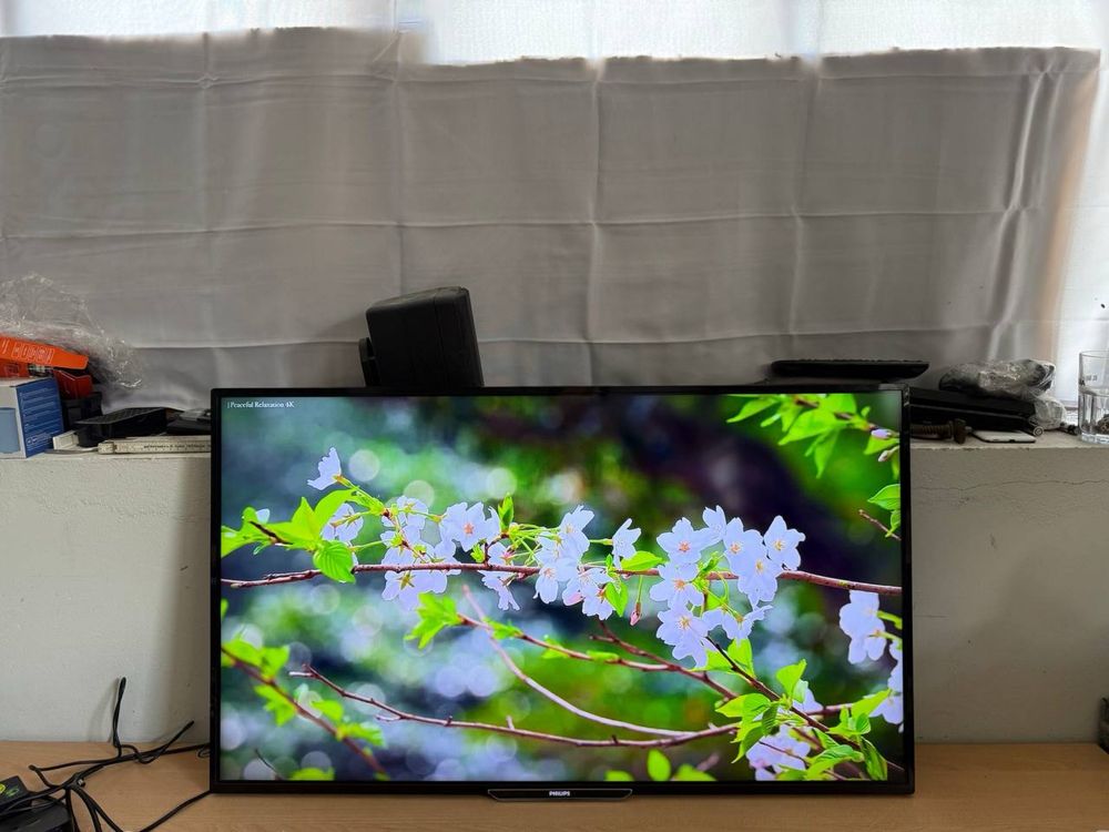 Телевізор Philips 40” Full HD, Smart TV