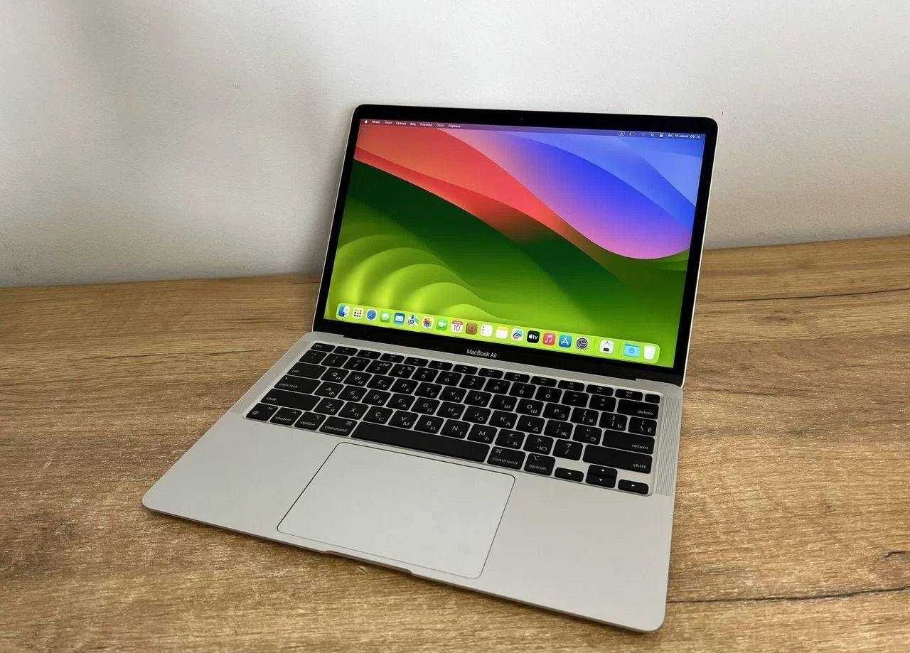 MacBook Air 13 2020 M1 8/256 (Silver)