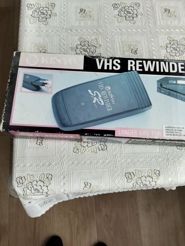 Vídeo de Cassetes VHS e Rebobinador de Cassetes