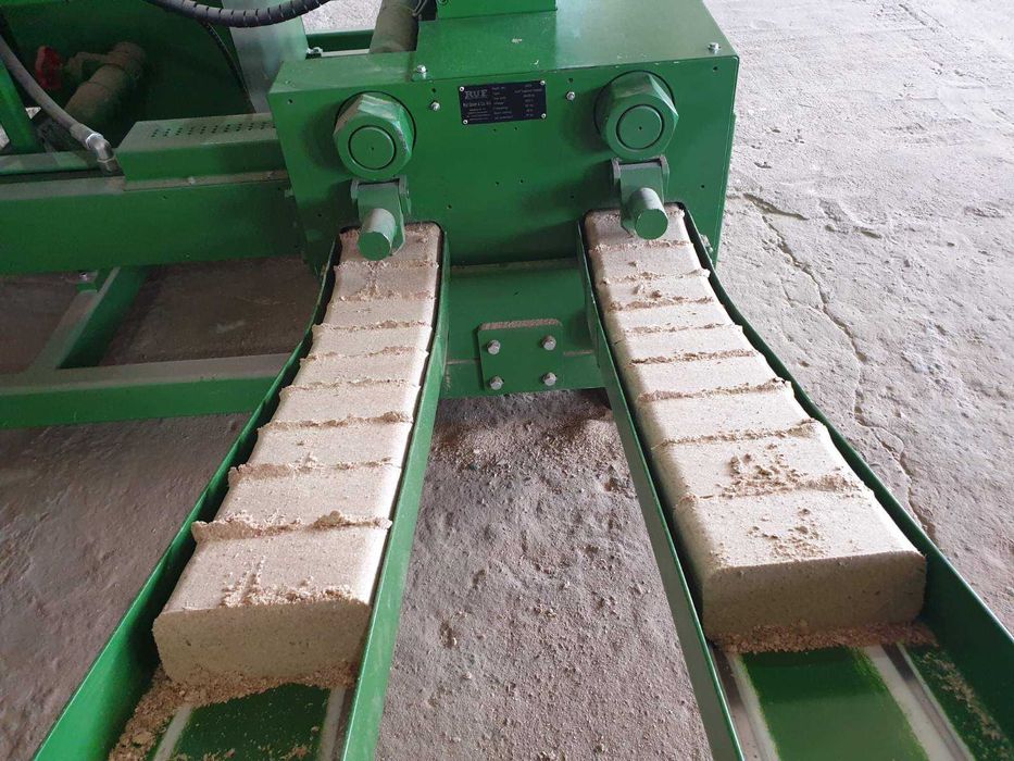 Продам брикет типу РУФ з деревини 1000грн.