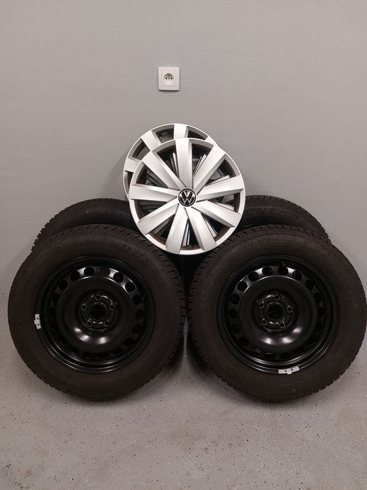 Felgi stalowe VW 16" z zimowymi oponami Dunlop Winter Sport5 + kołpak