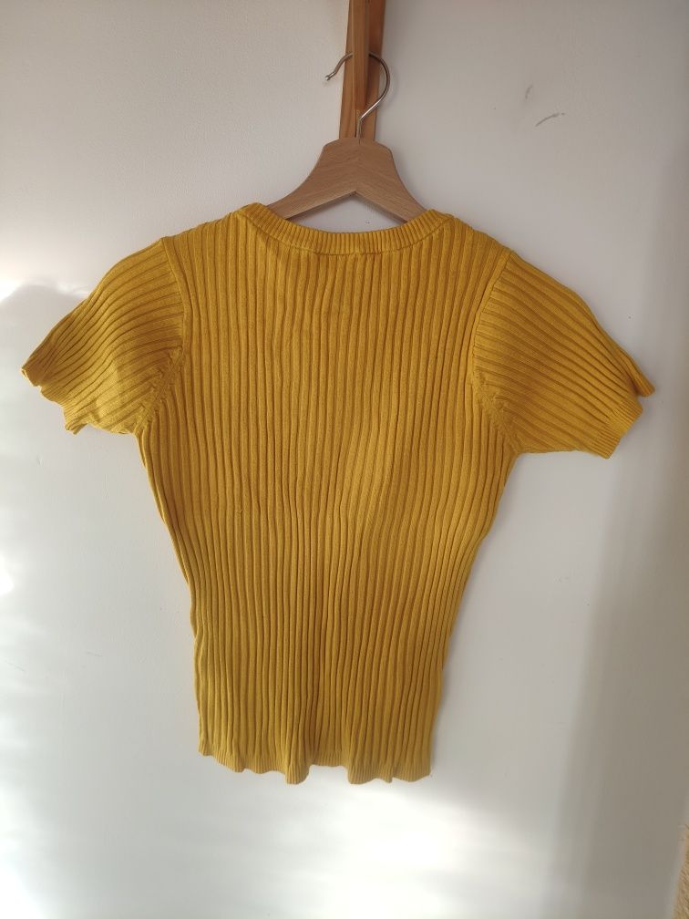Żółty t-shirt dopasowany