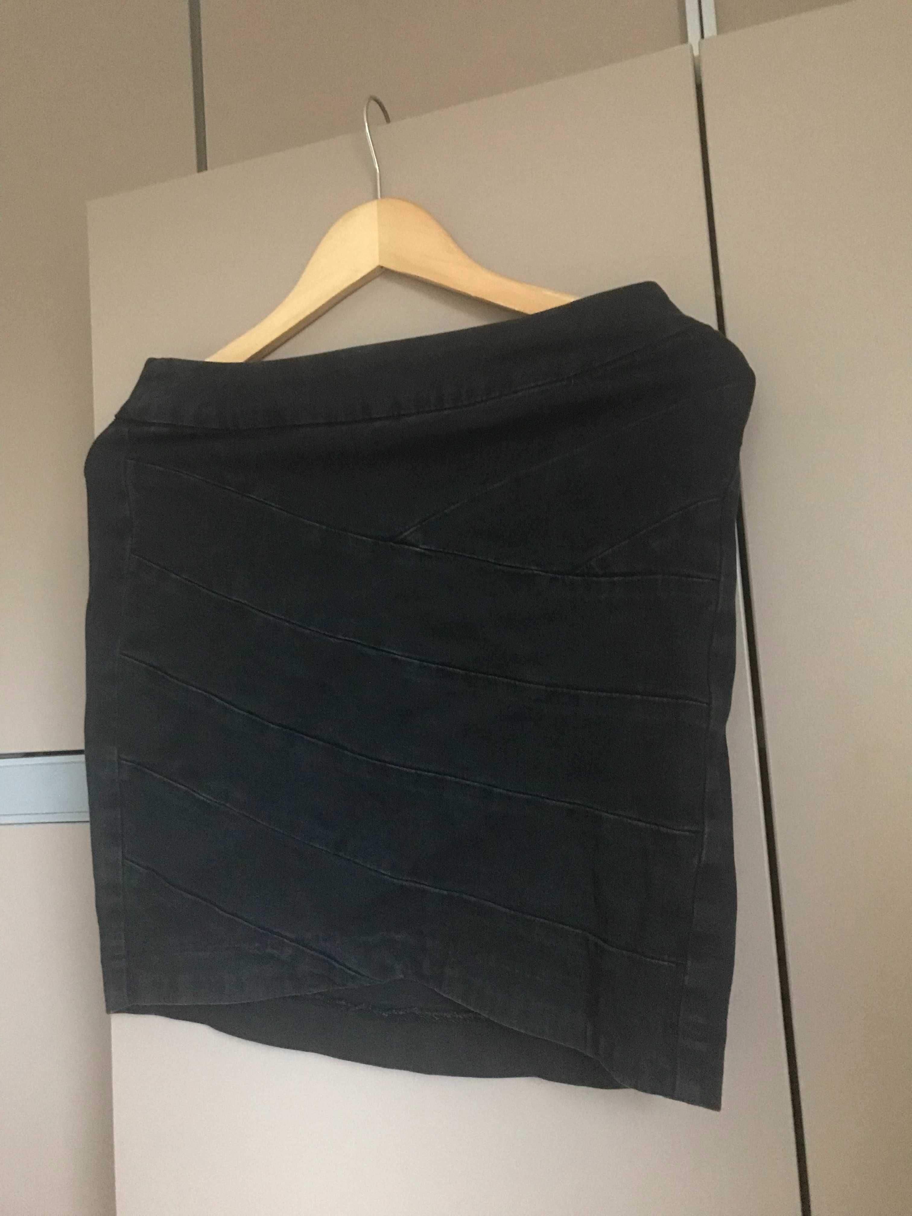 Czarna spódnica mini KappAhl 36
