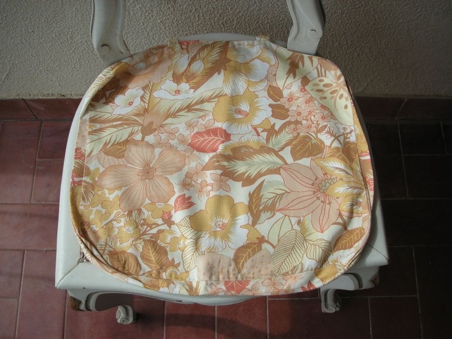 Capa para Almofada Ikea e Capa / Coxins para Cadeiras ( Quatro )