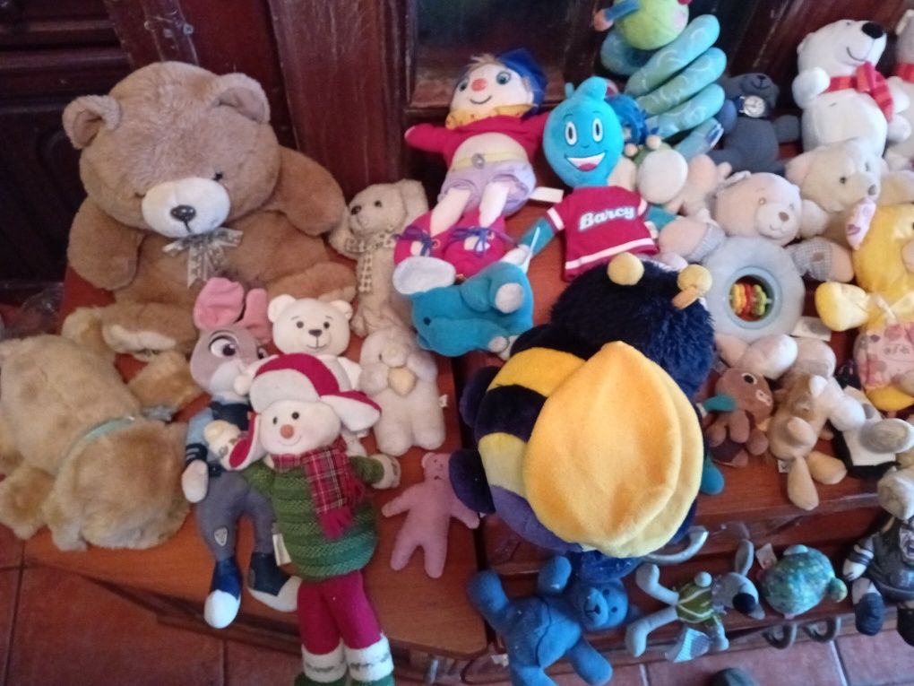Conjunto Grande de 350 Peluches