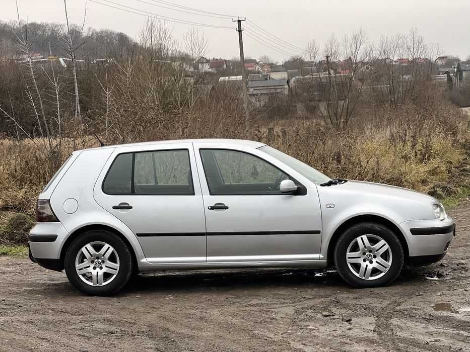 Продам VW Golf 1.6 бензин АВТОМАТ
