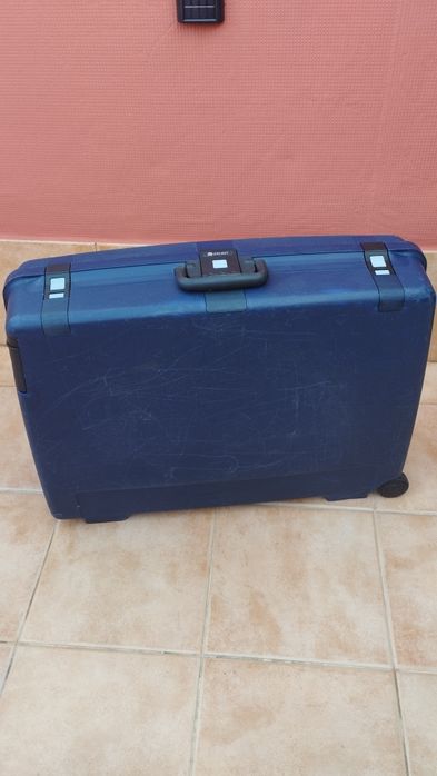Mala de viagem DELSEY com codigo- excelente oportunidade