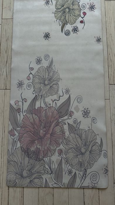 Йогамат замшевий із декором з ніжних квітів